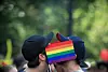 Le gouvernement souligne qu’un plan d’action national LGBTIQ+, adopté en juin 2025, est actuellement en cours de mise en œuvre.