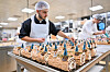 Les 23 et 24 décembre, Namur produira autour de 1 500 gâteaux et bûches, hors commandes. Un vrai défi culinaire et logistique ! (Photos : fabrizio pizzolante)