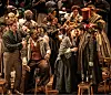 Les costumes inscrivent la réalité historique et artistique des personnages.