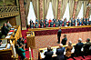 La séance d’assermentation est un moment solennel. Les députés savent que le mandat peut leur échapper au bout de cinq ans.