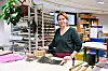 Danielle Köller-Willems travaille depuis plus de 30 ans dans son atelier et forme de nouvelles générations.