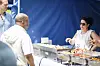 Le festival accueille des food trucks multiculturels.