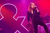 Le chanteur a fait la part belle aux titres de son dernier album, '&'.