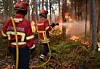 Les soldats du feu combattent les incendies sans relâche depuis près d'une semaine.