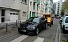 Cette berline, probablement de location, a été enlevée à la demande de la police pour expertise par la police scientifique.