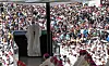 Le pape François a prononcé la rituelle formule de canonisation en portugais, sous les applaudissements des fidèles, dont certains en pleurs, massés sur l'immense esplanade du sanctuaire.