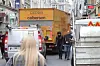 Les camions de livraison des magasins du centre-ville engorgent les rues de Metz tous les matins, ici rue Serpenoise.