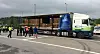 Quatre adultes et un enfant se trouvaient à bord de ce camion. (photo police grand-ducale)