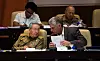Le président cubain, Raul Castro, et son probable successeur au poste de chef d''État, le premier vice-président, Miguel Diaz Canel, jeudi à La Havane.