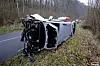 Le véhicule, après avoir tapé dans le fossé dans son sens de circulation, s’est retrouvé de l’autre côté de la route, couché sur le flanc gauche.