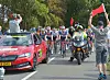 Les coureurs avaient mis pied à terre en septembre dernier pour manifester leur mécontentement contre l'insécurité de la course (Photo : Jeff Lahr/Tageblatt).