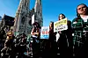 Des manifestations de soutien aux chercheurs américains se multiplient en Europe.