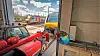 Fin de maintenance pour l’automotrice qui est poussée hors de l’atelier pour reprendre du service. (photo L'Avenir/Claudy Petit)