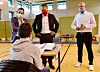 Le ministre a adopté le bandana dédié aux écoliers ! (Photo : Alain Rischard).