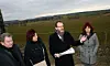 Le bourgmestre, Georges Engel, était entouré lundi de ses échevins sur le site qui va accueillir le nouveau centre pénitentiaire Uerschterhaff.