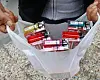 Les malfrats ont pris la fuite avec des cigarettes et de l’alcool.