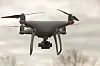 En chutant, le drone a blessé deux personnes. (Photo illustration LQ/Alain Rischard)