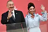 Le président azerbaïdjanais Ilham Aliyev et son épouse et vice préesidente Mehriban Aliyeva à Bakou en juin dernier. Derrière le glamour kitsch se dissimule une féroce dictature usant de la corruption pour s'attacher les bonnes grâces des Occidentaux.