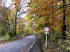 Le corps sans vie du dealer avait été découvert au bord de cette piste cyclable à Leudelange. Comme la prostituée retrouvée morte au parking du Fräiheetsbam, il avait été tué d'une balle dans la tête.