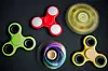 Les hand spinners sont ces petites toupies colorées qui ont connu un succès fulgurant auprès des enfants.
