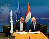 Le ministre de l’Economie, Lex Delles et le PDG de Blue Origin, David Limp.