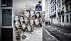 Douze personnes ont été assassinées à la rédaction de l'hebdo satirique. Une fresque à leur mémoire a été peinte à l'entrée de la rue où le journal avait ses locaux. (archives AFP)