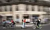 Circuler à deux sur une trottinette électrique est désormais interdit en France.