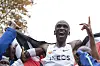 Kipchoge peut laisser éclater sa joie. Samedi, il a signé un authentique exploit !