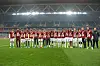 Avant le match contre Lille samedi soir (0-0), les Messsins ont rendu un hommage à leur collègue hospitalisé depuis une semaine (Photo : Twitter / FC Metz).