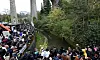 Difficile de savoir où les cancans étaient les plus sonores. Dans l'eau ou sur les berges ?