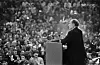 François Mitterrand à Mulhouse, pour le dernier jour de campagne avant le second tour de la présidentielle en 1981 (photo : AFP).