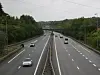 À bord de sa Peugeot, un quinquagénaire a roulé dans le sens Metz-Longwy, depuis Hayange, semant la panique sur son passage parmi les automobilistes qui se sont retrouvés nez à nez avec lui.