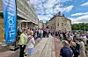 À Thionville, plus de 200 personnes se sont retrouvées devant la mairie de la ville. (photo Armand Flohr/Le RL)
