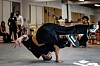 Côté danse, le hip-hop se subdivise en deux familles: debout, avec une multitude de styles très dansés avec le haut du corps, et au sol, avec le breaking et ses figures acrobatiques.