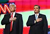 Les candidats à l'investiture républicaine pour l'élection présidentielle américaine Donald Trump (g) et Ted Cruz (d) avant un débat le 10 mars 2016 à Coral Gables, Floride.