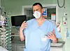 «Au fil du temps, on a réussi à mieux connaître le virus et à adapter notre protocole pour se protéger», explique Frank Gils, cadre soignant et chef d’unité.