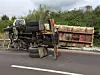 Les opérations de secours sont en cours. La bretelle d'autoroute est fermée à la circulation ce lundi midi. (photo police grand-ducale)
