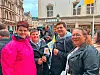 La petite famille dudelangeoise était au premier rang devant le Palais grand-ducal pour rencontrer le pape.