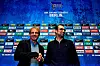Jürgen Klinsmann, aux côtés de Michael Preetz, le directeur sportif du Hertha Berlin, retrouve un poste d'entraîneur.