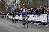 C’est au sprint que Mats Wenzel s’est imposé devant un Mathieu Kockelmann épuisé (Photo : Luis Mangorrinha).