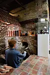 Le musée abrite le seul four à bois du pays construit pour la poterie en 1870.