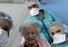 Irène Martin, entourée du personnel soignant de l’hôpital Saint-François : « Aujourd’hui, je me sens bien. »