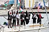 Les navires, principalement des voiliers, ont pris la mer peu après 11 h 30.