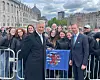 Ils l'ont fait : les étudiants luxembourgeois de Liège, présents jeudi sur la Place Saint-Lambert, ont convaincu le Grand-Duc et le Roi à prendre une photo avec eux.