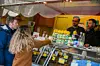 Dimanche, sur le marché du Glacis à Luxembourg, les habitués étaient bien présents (Photo : Tania Feller).