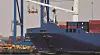 Le cargo saoudien Bahri Yanbu, visible ici mardi dans le port anglais de Tilbury, doit, selon le site Disclose, prendre livraison au Havre de 'huit canons de type Caesar' susceptibles d'être utilisés dans la guerre meurtrière que livre l'Arabie saoudite au Yémen.