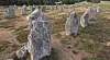 Cet ensemble suit un «axe Nord-Sud» et «évoque les grands monuments mégalithiques armoricains» comme celui de Carnac (photo) en Bretagne.