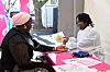 Lors du parcours, les femmes passent un examen de tension artérielle et repartent avec un appareil d’automesure.