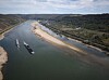 Le trafic fluvial se poursuit malgré les faibles niveaux du Rhin, au prix de chargements réduits et de rotations supplémentaires.