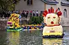 Animaux, divinités ou fleurs, 14 dragon boats ont défilé sur l’eau lors de la parade nautique.